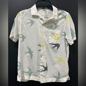 GAP Kids Button Down Short Sleeve Shirt - M